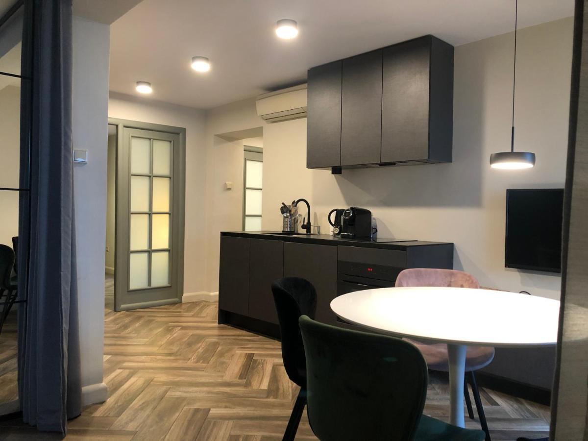 Arte-Locum Apartamenty Przy Rynku วรอตซวาฟ ภายนอก รูปภาพ