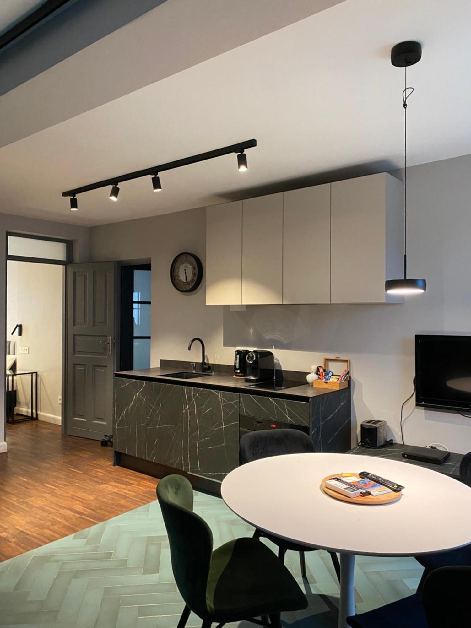 Arte-Locum Apartamenty Przy Rynku วรอตซวาฟ ภายนอก รูปภาพ